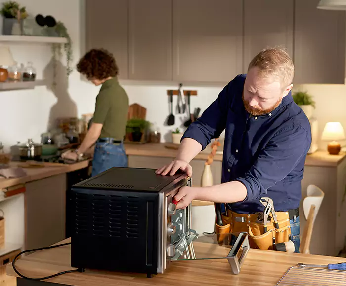 Top-Rated Oven Specialists: Your Certified Oven Repair Technician Crew in Newtonville, MA