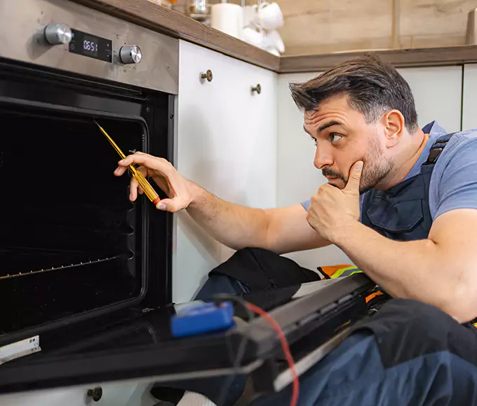 Why Newtonville Households Choose Newtonville Appliance Pro for Every Gas Oven Fix?
