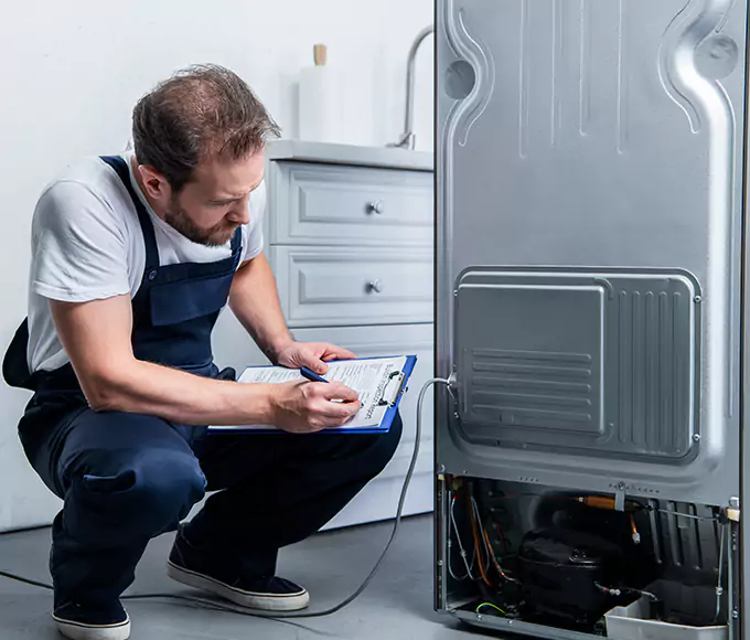 Why Newtonville, MA Homeowners Choose Newtonville Appliance Pro for Refrigerator Leak Repair?